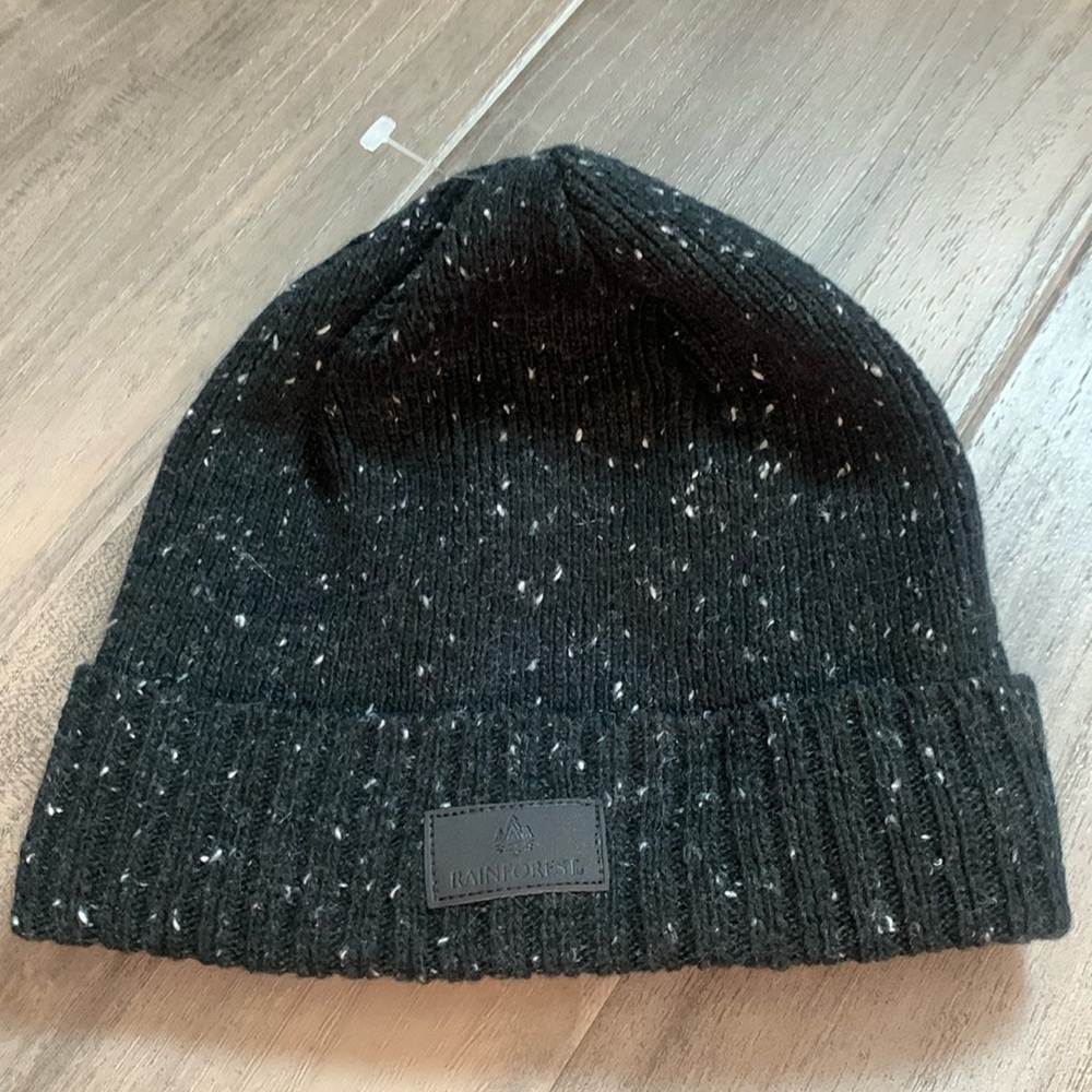NWOT Rainforest Hat.